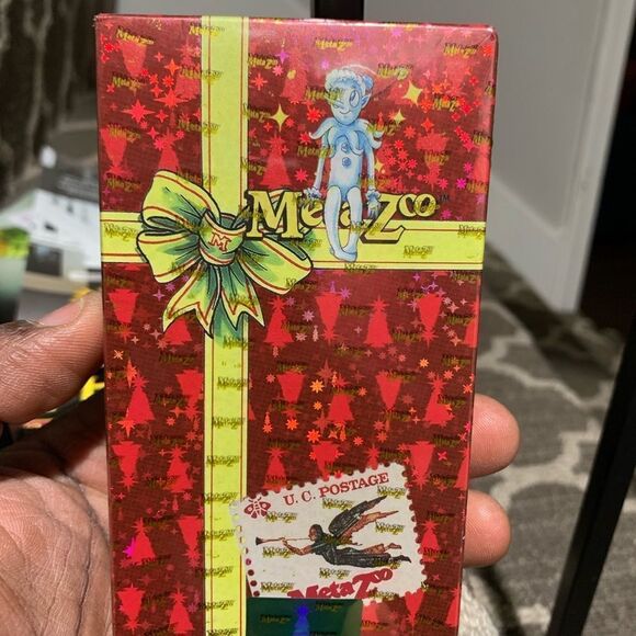 MetaZoo Cryptid nation Comes with 5 different wrapping papers,& 5 packs of cards - Picture 6 of 8